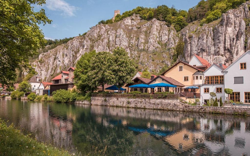 Hôtel Bierhotel - Hotel & Brauereigasthof Schneider Unterer Markt 8, 93343 Essing