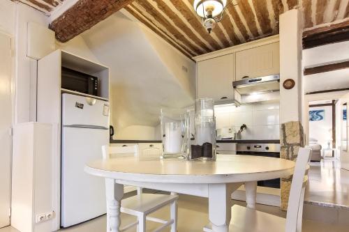 Appartement Bijou Apartment in Safranier - Old Town Antibes 26 RUE HAUT DU CASTELET Antibes