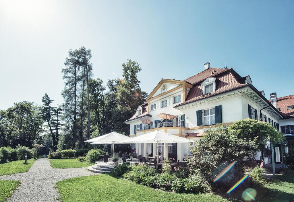 Hôtel Biohotel Schlossgut Oberambach Oberambach 1, 82541 Münsing