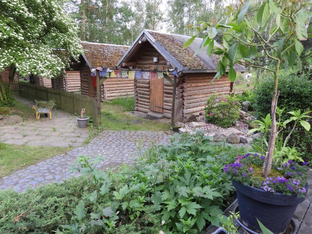 Maison d'hôtes Birkenhof Ashram Familien Blockhütten An der Pfaffenbach 2 Gartenhäuser/ Blockhütten im Hinterhof, 02763 Hartau
