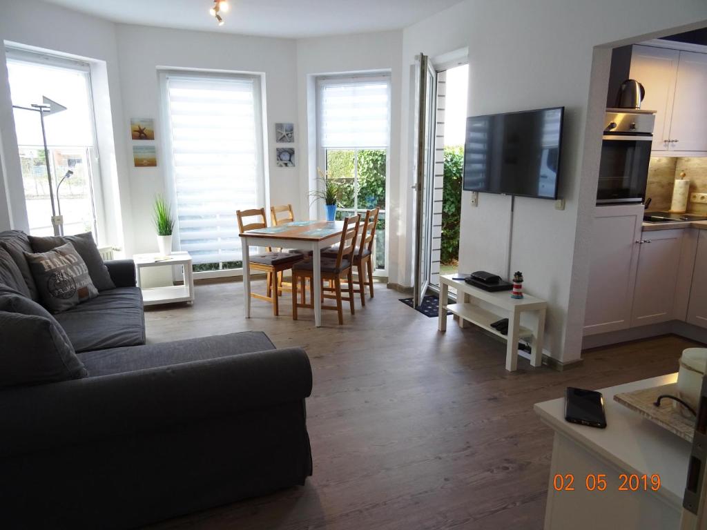 Appartement Birkenstr_14 a Wohnung 9 Birkenstr.14 a   Whg. 9 \, 18374 Groß Kirr