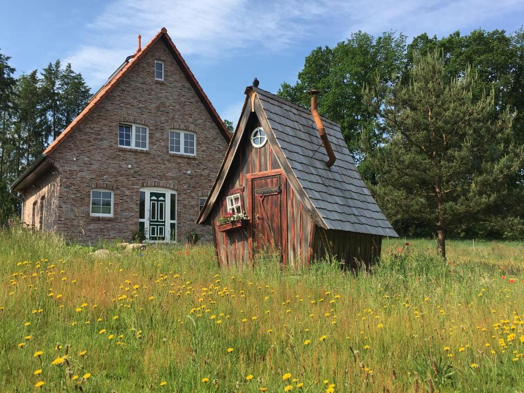 Maison de vacances Bispinger-Heidezauber-Haus-Hartriegel Scharrler Weg  9, 29646 Bispingen