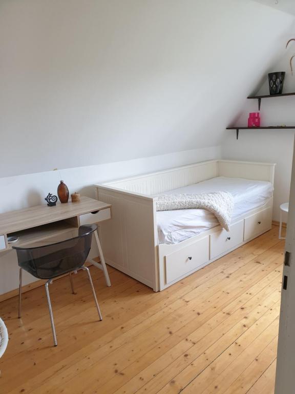 Appartement Blaues Haus Hardtstraße 33 1. Stock, 85247 Schwabhausen
