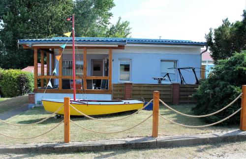 Blaues Haus mit Meerblick Hohenkirchen allemagne