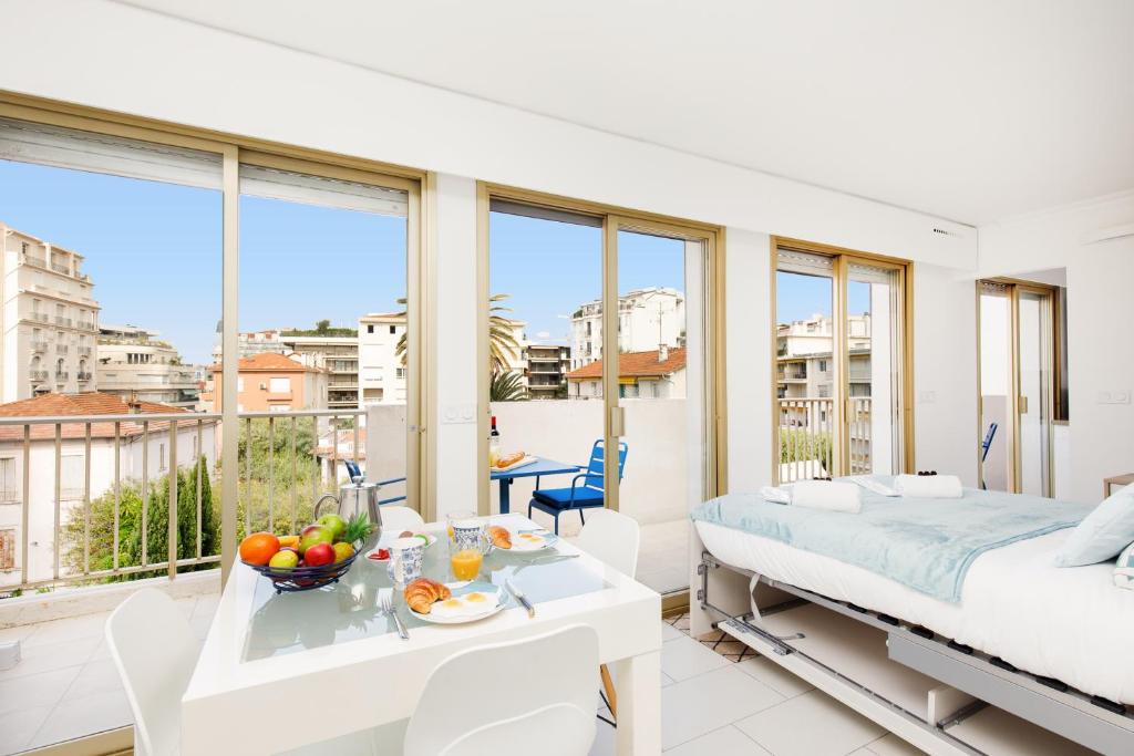 Appartement Bleu Croisette YourHostHelper 14 Rue Latour-Maubourg, 06400 Cannes