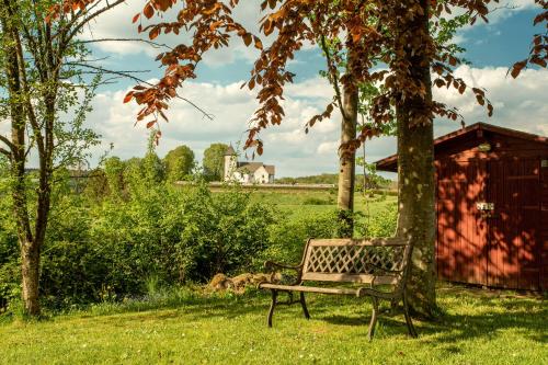 Maison de vacances Blockhaus Eifelsteig w/ Kamin Garten & Feuerstelle 16 Am Bubberg Berndorf