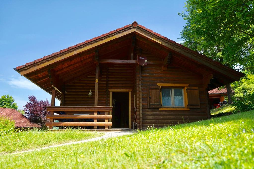 Maisons de vacances Blockhaus Noffke Kürnburgstr. 8, 93491 Stamsried