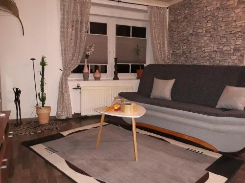 Appartement Blue 3 das etwas andere Neu Blue im Altbau Berlingerstrasse 11 Ganze Wohnung im Kernsanierten Trierer Landhaus, erstes Obergeschoss Berlingen