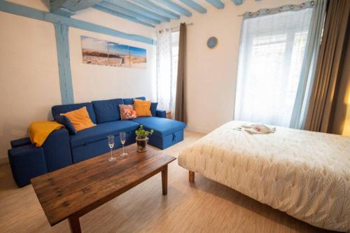 Blue Appartment with a fireplace Dieppe france