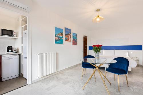 Appartement ☆BLUE LIGHT☆ TERRACE PARKING LE MOON LIGHT, 4th floor 17 Boulevard Carnot Nice