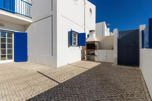 Blue Villa by ALGARVEMANTA Manta Rota portugal