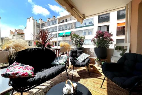 Appartement Bnb Renting 1 bb apt of 40m with superb terrace of 13m air conditioning 1 Avenue Meissonnier Antibes