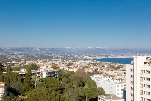 Maison de vacances BNB RENTING breathtaking view 2 bedroom apartment in Antibes ! 513 chemin du Puy Le Chambord Antibes