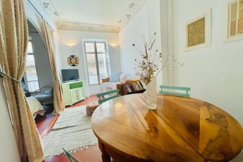 Maison de vacances BNB RENTING Great studio in the heart of Cannes old city neighbourhood ! 38 rue Meynadier Cannes