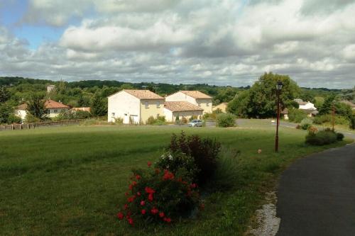 B&B / Chambre d'hôtes BonAbri Vacances - Chambres d'hôtes 3 Impasse de la République Chazelles