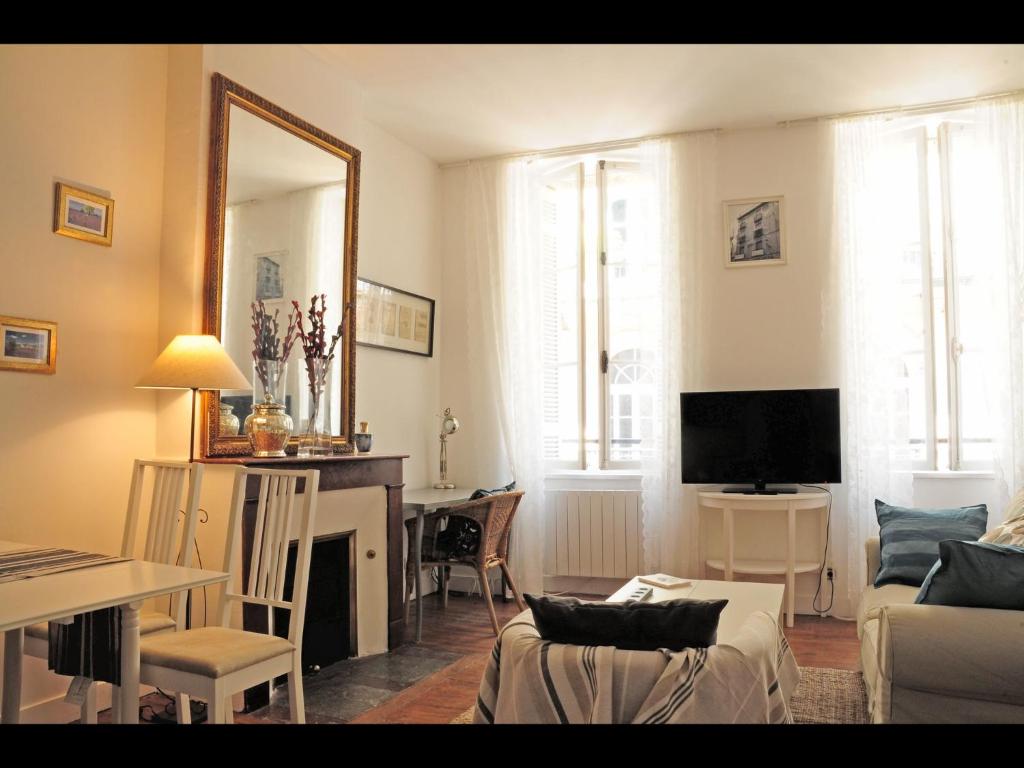 Appartement Bordeaux charming center 135 rue Sainte Catherine, 33000 Bordeaux