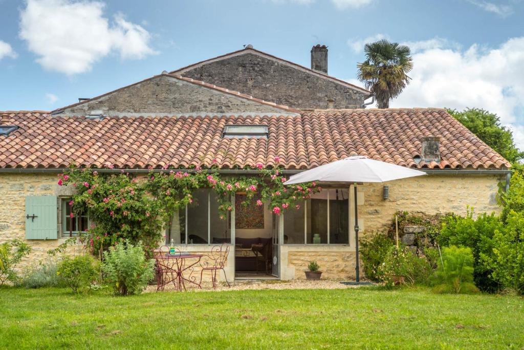 Maison de vacances BORDERIES- Le Logis de l'Epiniere- Gite de charme 1 Rue de l'Épinière, 17380 Les Nouillers