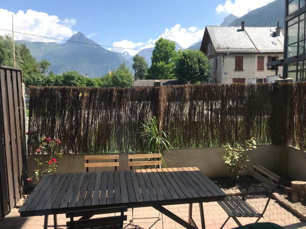 Appartement Bourg d'Oisans centre - Résidence La Meije - idéal pour cyclistes et randonneurs ! RDC 71 Rue Aristide Briand, 38520 Le Bourg-dʼOisans