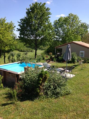 Maison de vacances BOURGUETTE La petite maison dans la prairie Lieu dit chez bourguette Saint-Paul-Lizonne