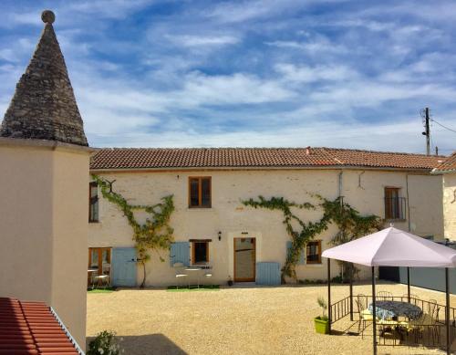 Boutique Farmhouse Cottages with Pool, 6 Bedrooms - Angulus Ridet (Loire Valley) Chaveignes france