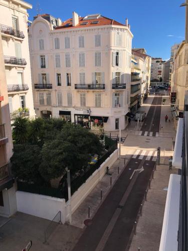 Appartement Brand new studio in the heart of Cannes 3ème étage 8 Rue des Frères Pradignac Cannes