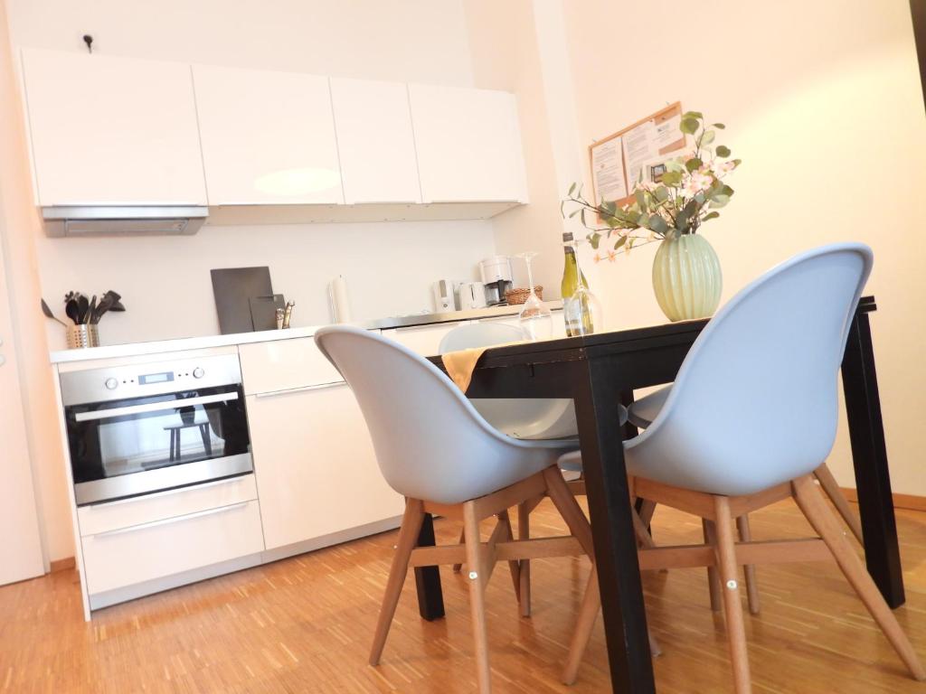Appartements Braviscasa - Ferienresidenz Stadttor Endingen Königschaffhauserstr.3, 79346 Endingen am Kaiserstuhl