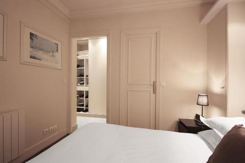 Appartement bridgestreet ST GERMAIN 5 Rue de Varenne Paris