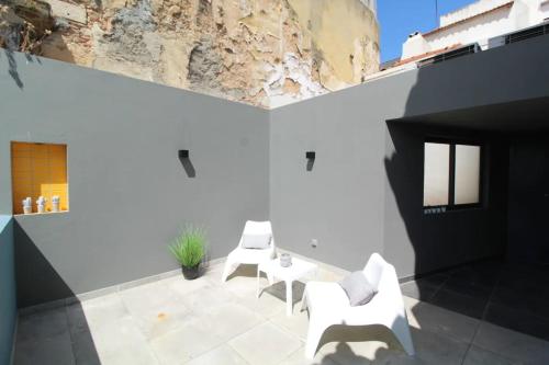 Maison de vacances Bright 1 Bedroom With Lovely Balcony in Lisbon  Lisbonne