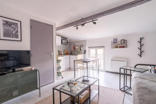 Appartement Bright 21m In The Center Ideal For Couple 18 Rue Voltaire Hyères