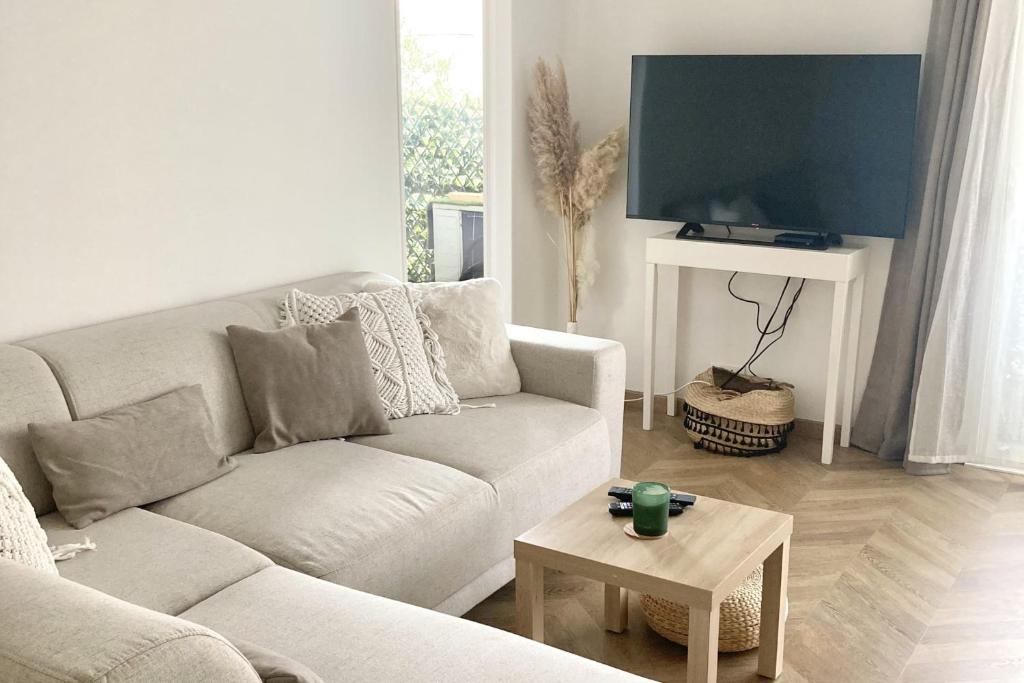 Appartement Bright 45 m2 all comfort near downtown 22 Avenue des Tignes, 06150 Cannes
