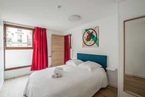 Bright and cosy flat at the heart of Paris in a trendy district - Welkeys Paris france