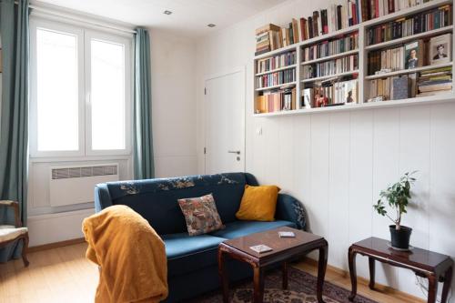 Bright and cozy apt in the heart of Belleville Paris france