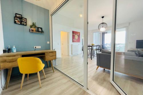 Bright apartment in a new building with garage Tours france