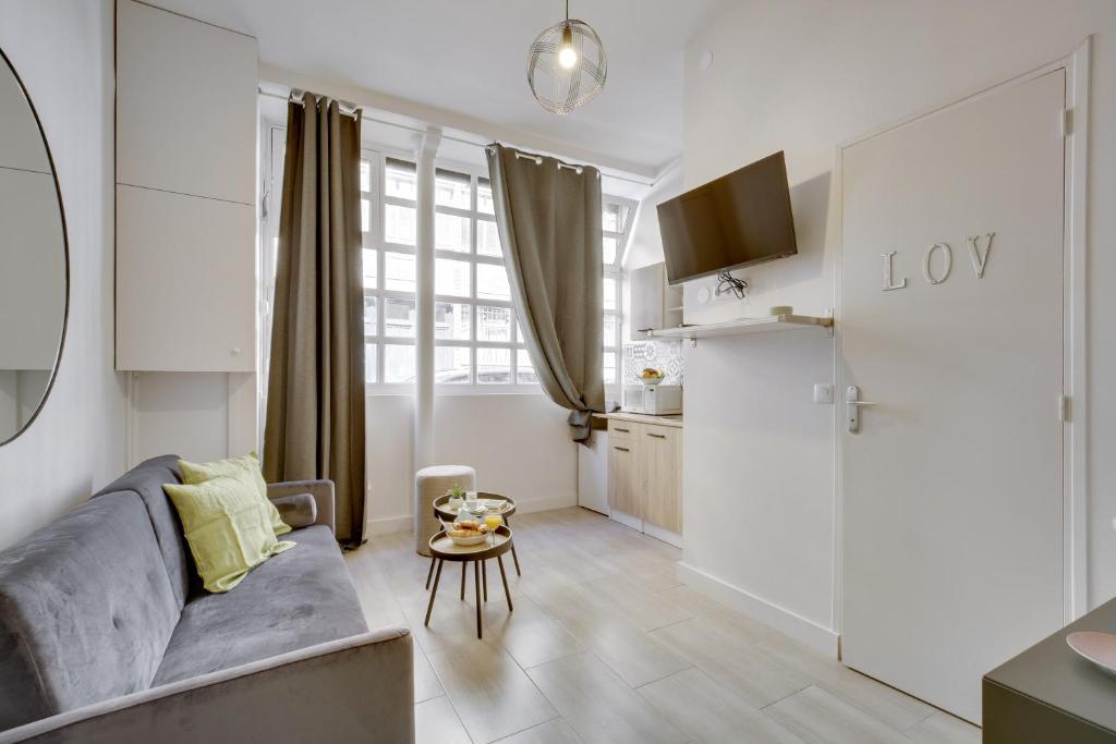 Appartement Bright Charming Modern Studio by Dreamy Canal Rue Jacques Louvel-Tessier 32, 75010 Paris