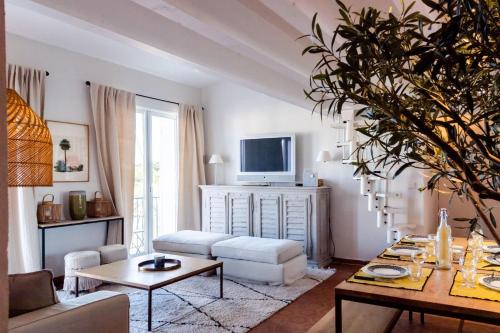 Appartement Bright nest with balcony and view on the port 4 Place du Marché Grimaud