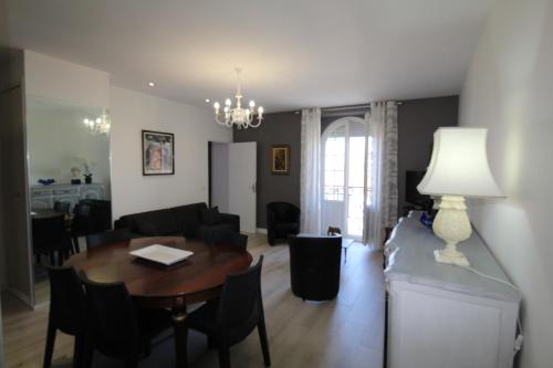 Appartement BRITANNIA AVEC LES CLES DE SAINT JEAN DE LUZ 52 Boulevard Victor Hugo Saint-Jean-de-Luz