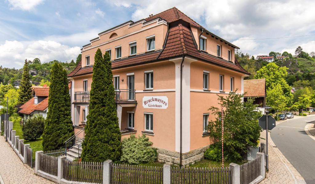 Maison d'hôtes Bruckmayers Gästehaus Am Stadtgraben 1, 91278 Pottenstein