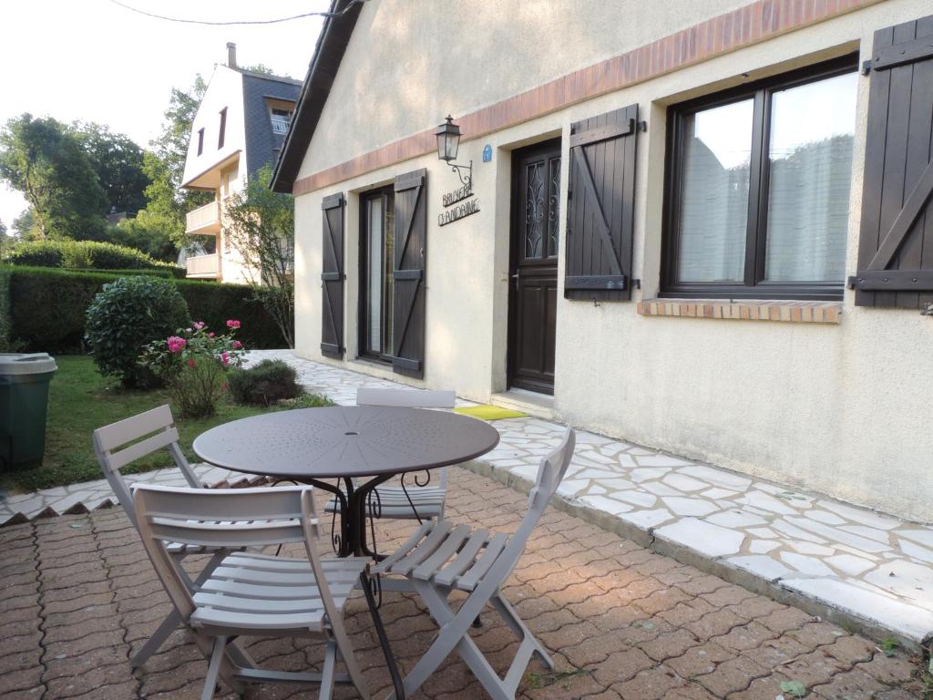 Maison de vacances BRUYERE D'ANDAINE PAUL CHALVET 23 BOULEVARD, 61140 Bagnoles-de-l\'Orne