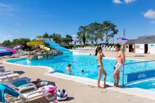 Bungalow de 2 chambres avec piscine partagee et jardin amenage a Onzain Onzain france