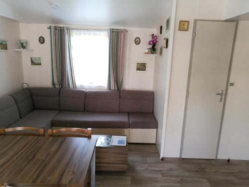 Bungalow de 2 chambres avec piscine partagee jardin et wifi a Onzain Onzain france