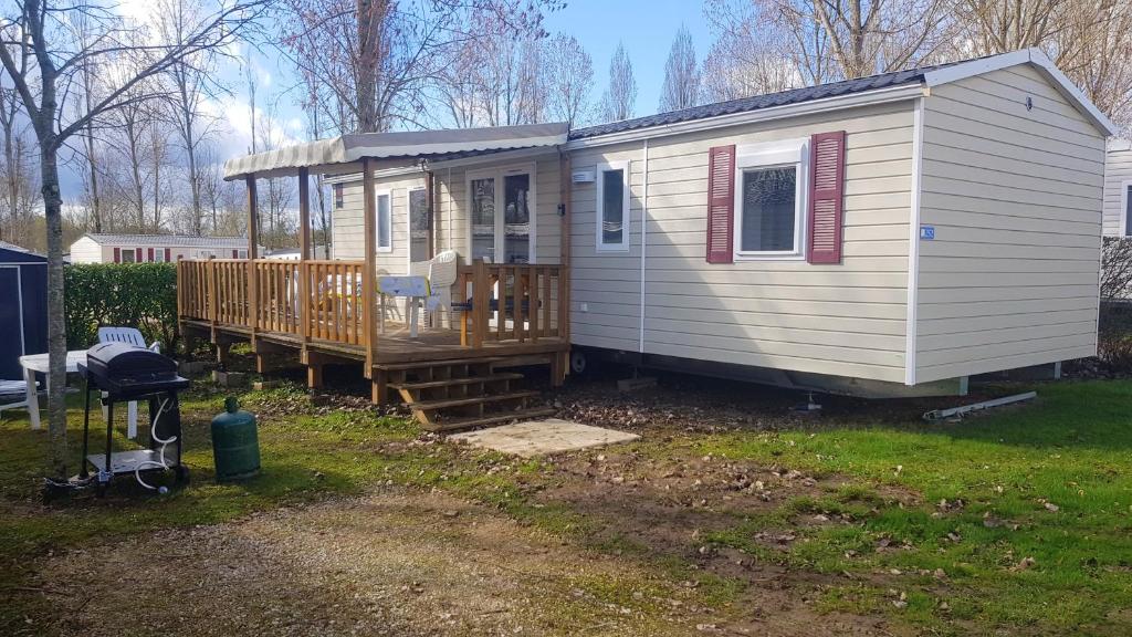 Maison de vacances Bungalow de 3 chambres avec piscine partagee et jardin amenage a Onzain Dugny Centre-Val de Loire, Loir-et-Cher, 41150 Onzain