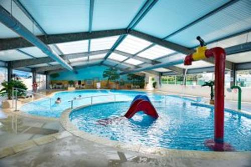 Bungalow de 3 chambres avec piscine partagee et jardin clos a Les Mathes a 3 km de la plage Les Mathes france
