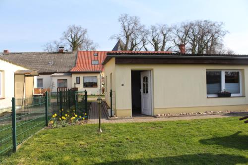 Maison de vacances Bungalow Groß Dratow Dorfstr. 8 Groß Dratow