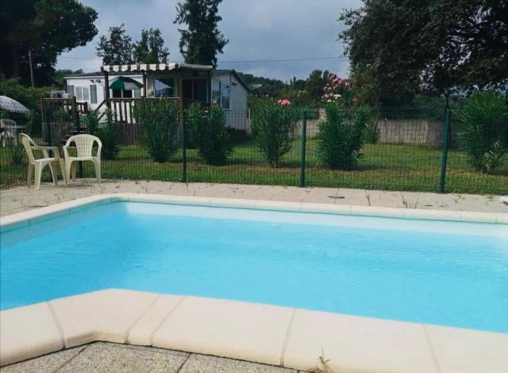 Camping Bungalow & piscine privée - 6 personnes. Ficajole, 20230 Taglio-Isolaccio