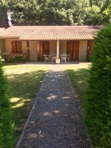 Appartement bungalows les thuyas Route de la Poste Eugénie-les-Bains