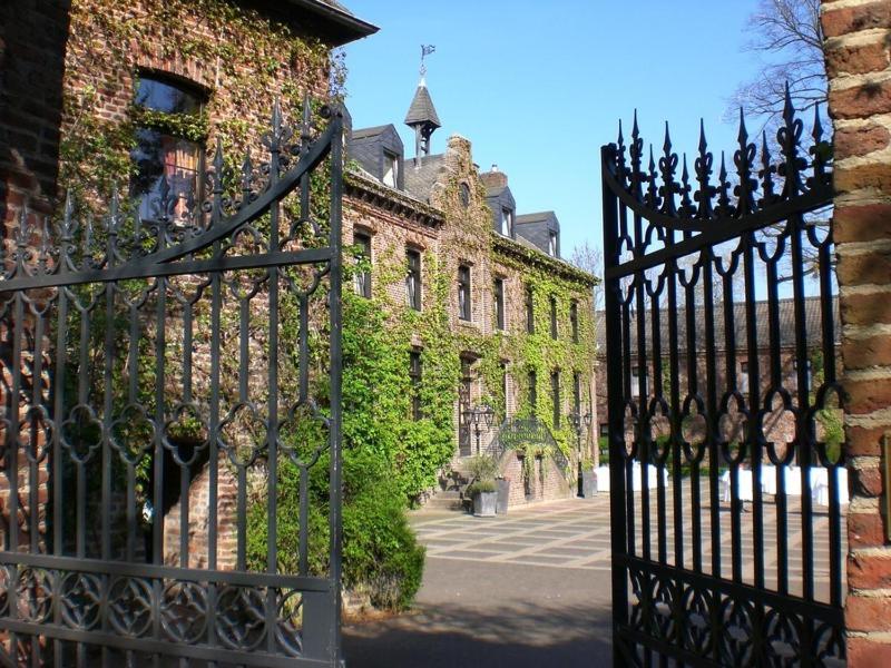 Hôtel Burg Wegberg Hotel & Eventlocation Burgstrasse 8, 41844 Wegberg