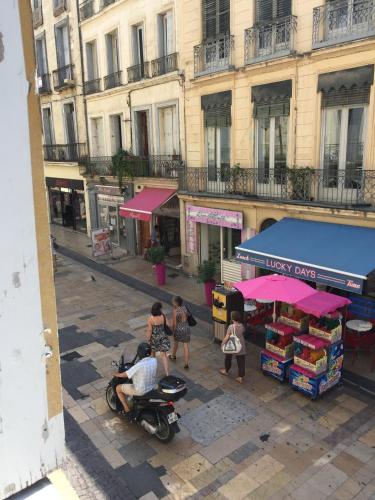 Cœur de ville grand-rue Jean Moulin Montpellier france