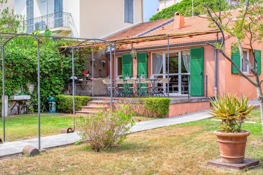 Villa C7 Pointe Croisette 1min SAND BEACH 4BDR 4Bathroom 3Parking Private Garden AC 21 Boulevard de la Source, 06400 Cannes