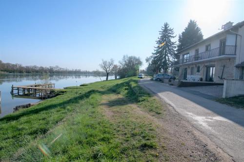 Appartement CABANA & Voie Bleue Chemin de la Saône Saint-Martin-Belle-Roche