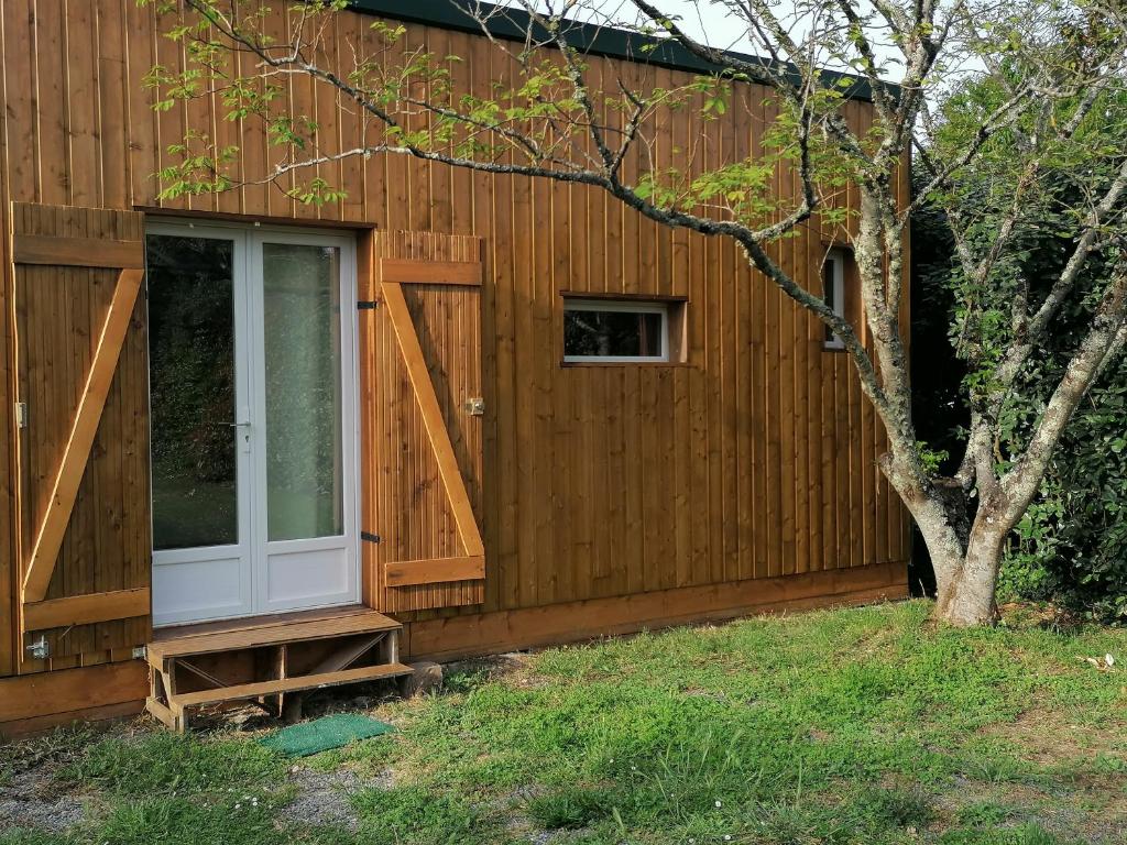 Appartement CABANE EN BOIS AU COEUR DU VILLAGE 41 Avenue de Mercade, 33880 Saint-Caprais-de-Bordeaux